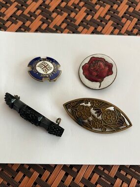 Antique brooches from England circa 1890-1930s